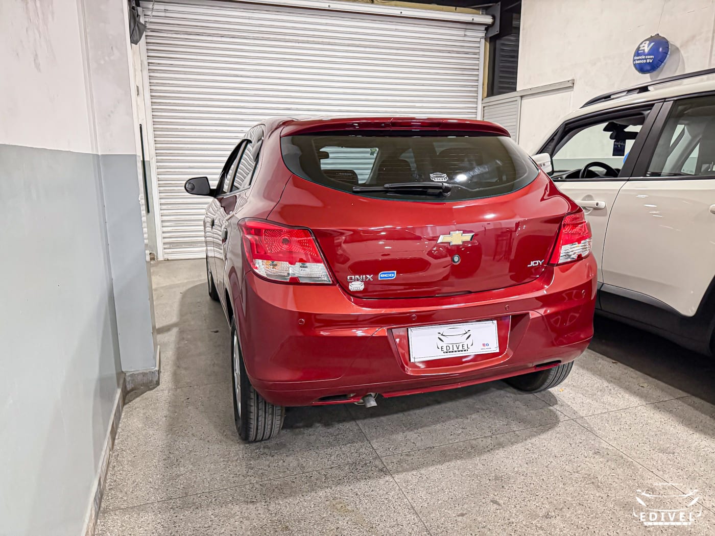 CHEVROLET Onix Joy — foto 3